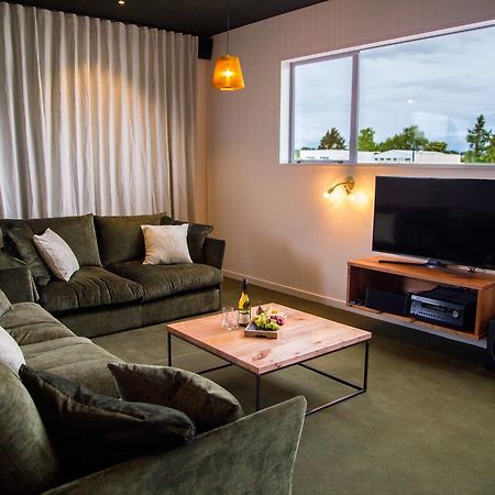 The Cinema Suites Te Anau Eksteriør billede