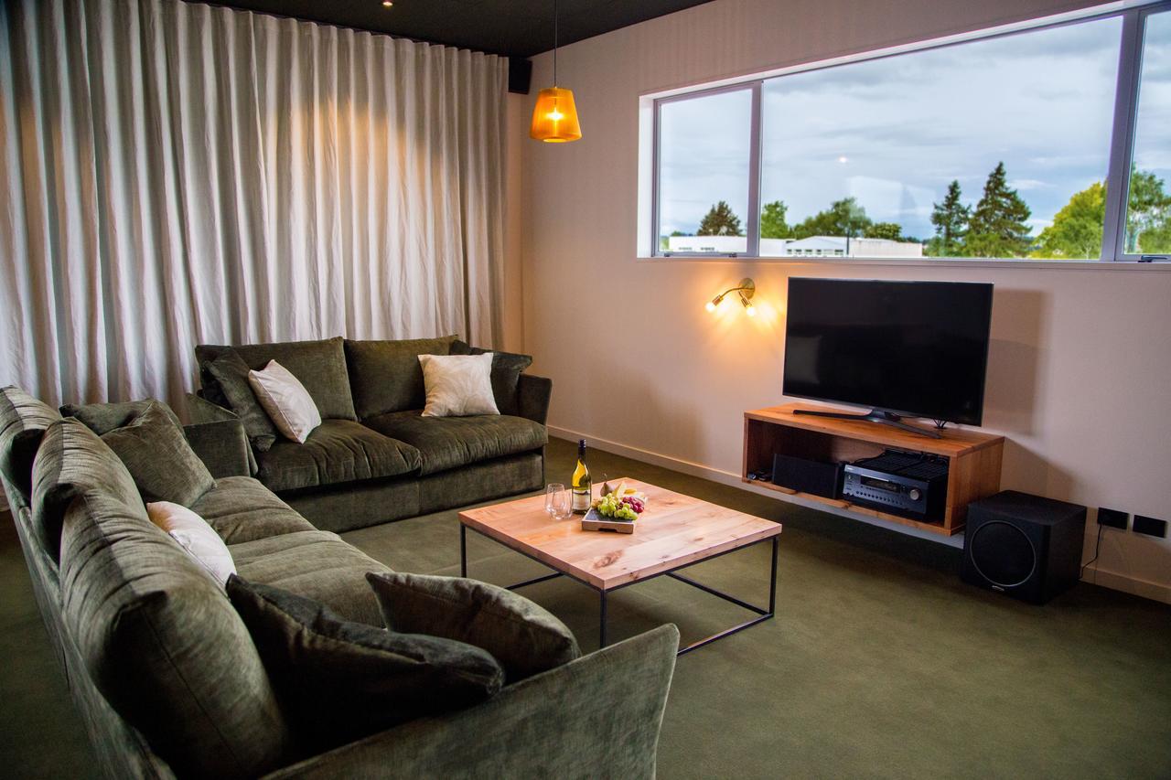 The Cinema Suites Te Anau Eksteriør billede