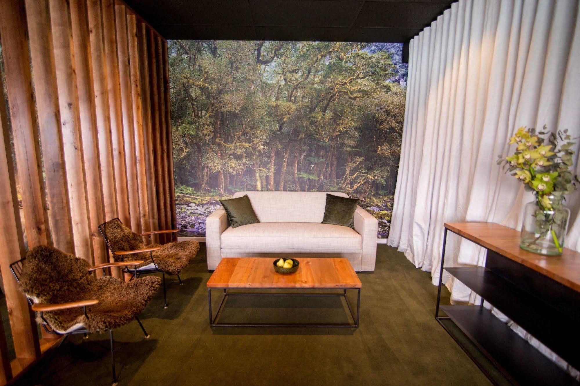 The Cinema Suites Te Anau Eksteriør billede