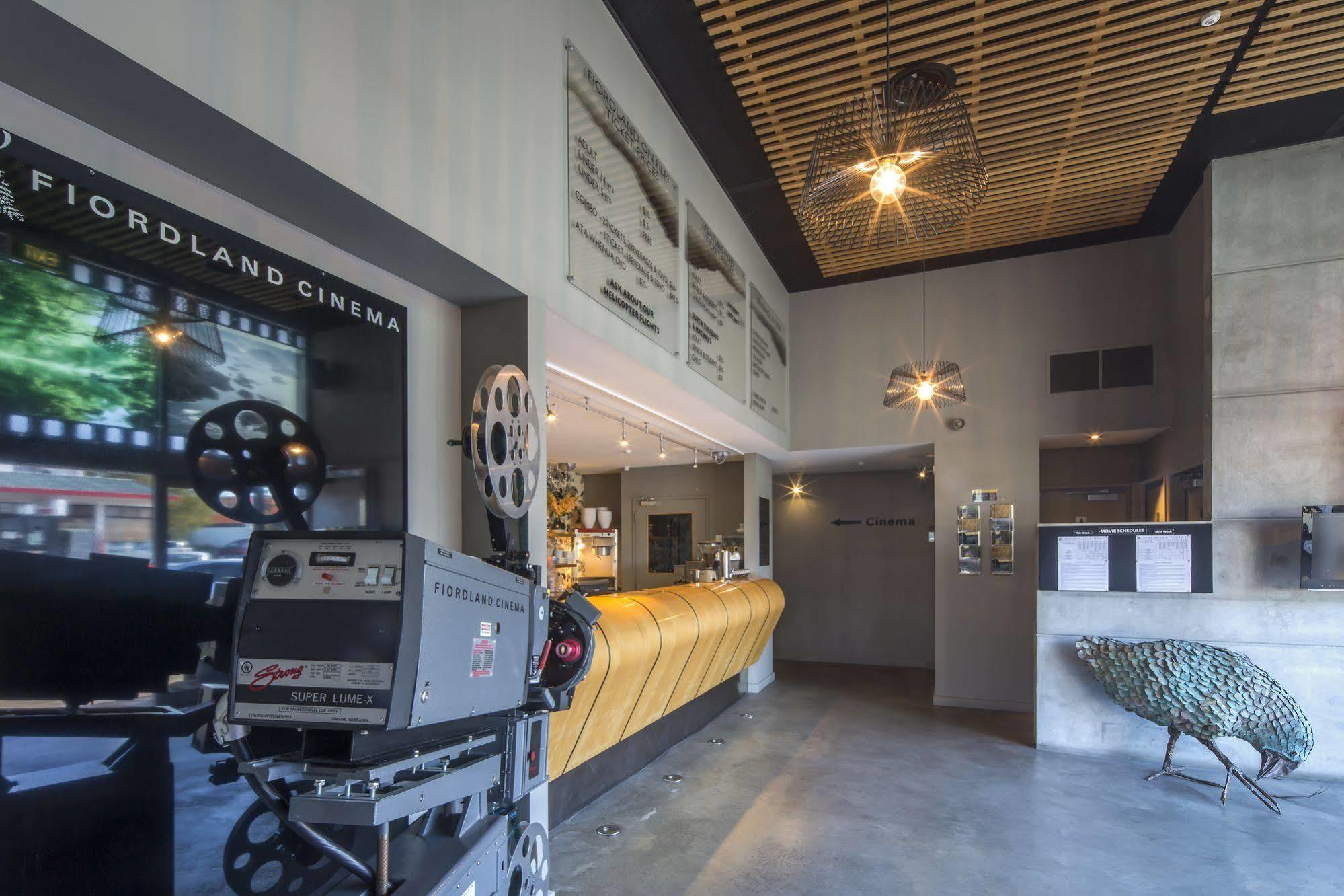 The Cinema Suites Te Anau Eksteriør billede